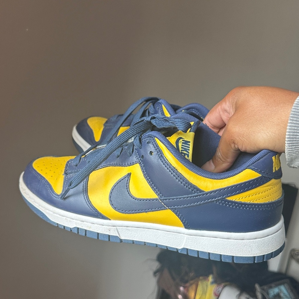 Nike Michigan dunks - Picture 2 of 4